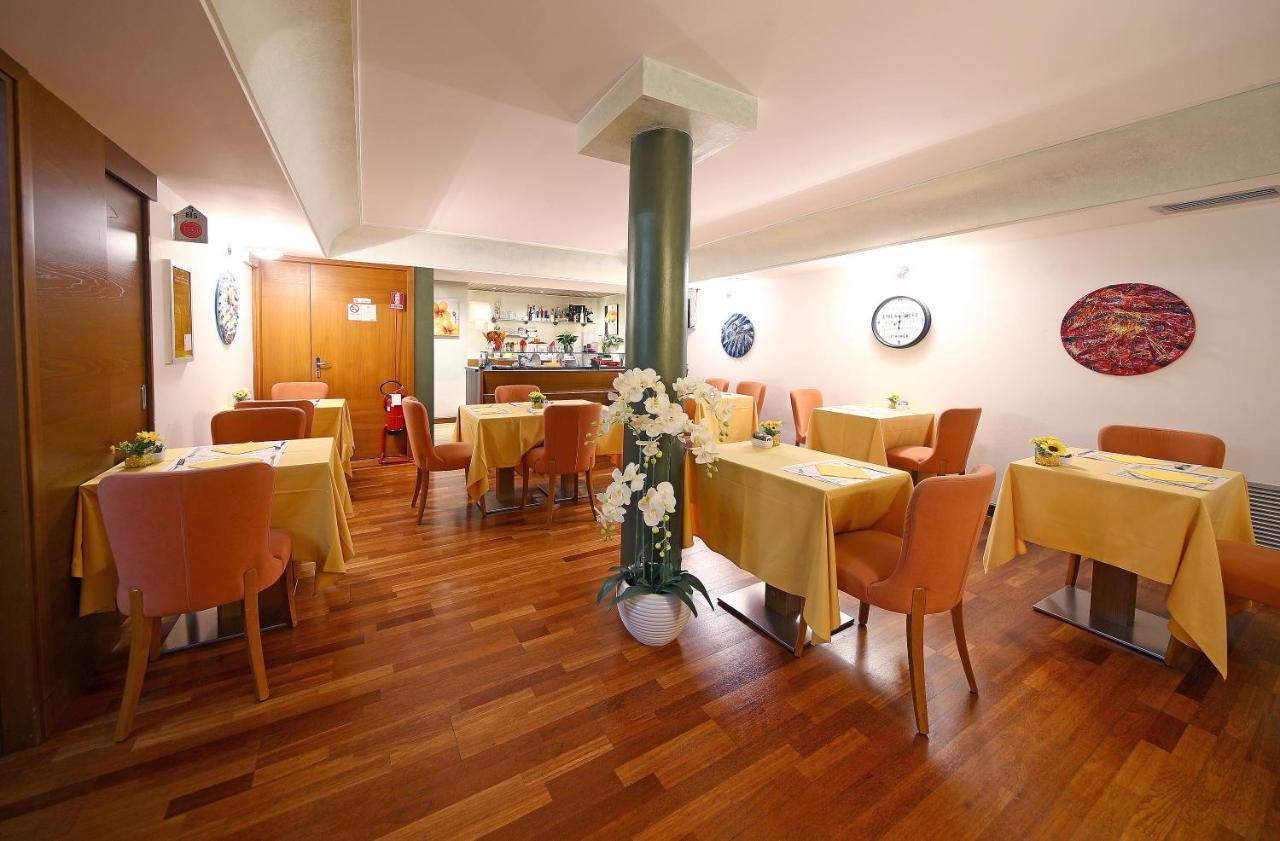 Hr Hotel Monfalcone Extérieur photo