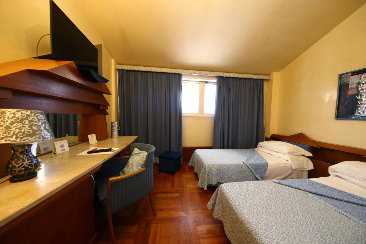 Hr Hotel Monfalcone Extérieur photo