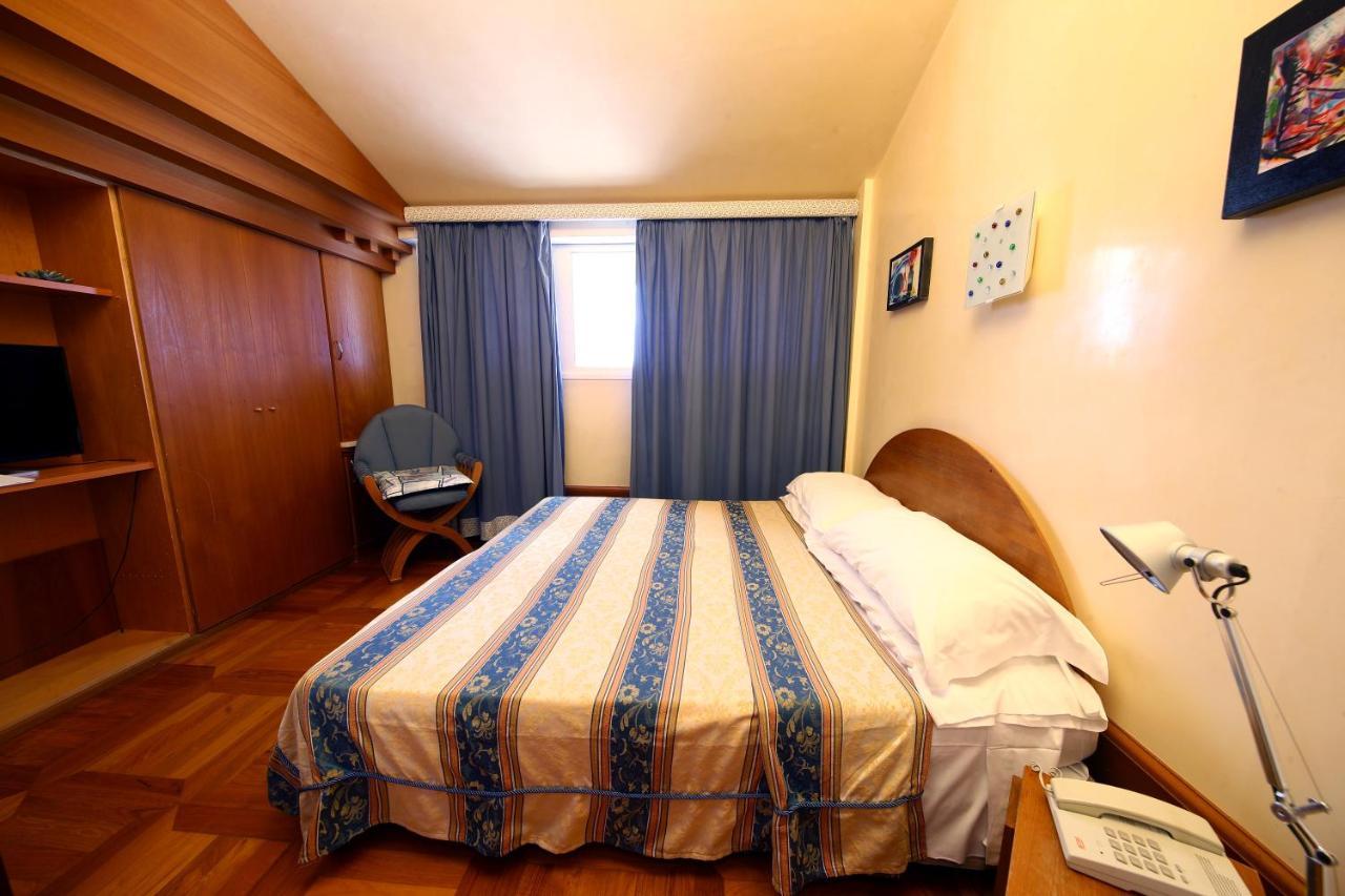 Hr Hotel Monfalcone Extérieur photo