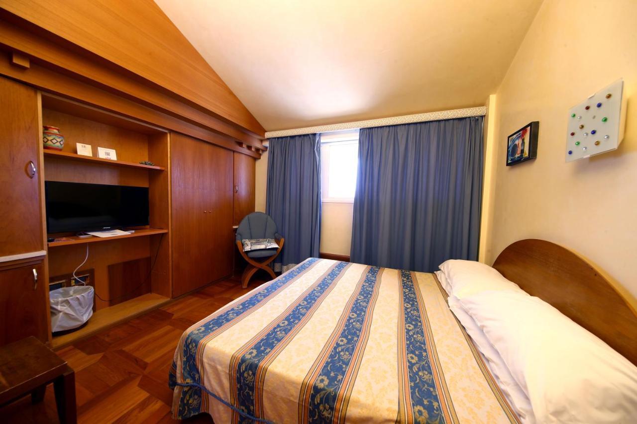 Hr Hotel Monfalcone Extérieur photo