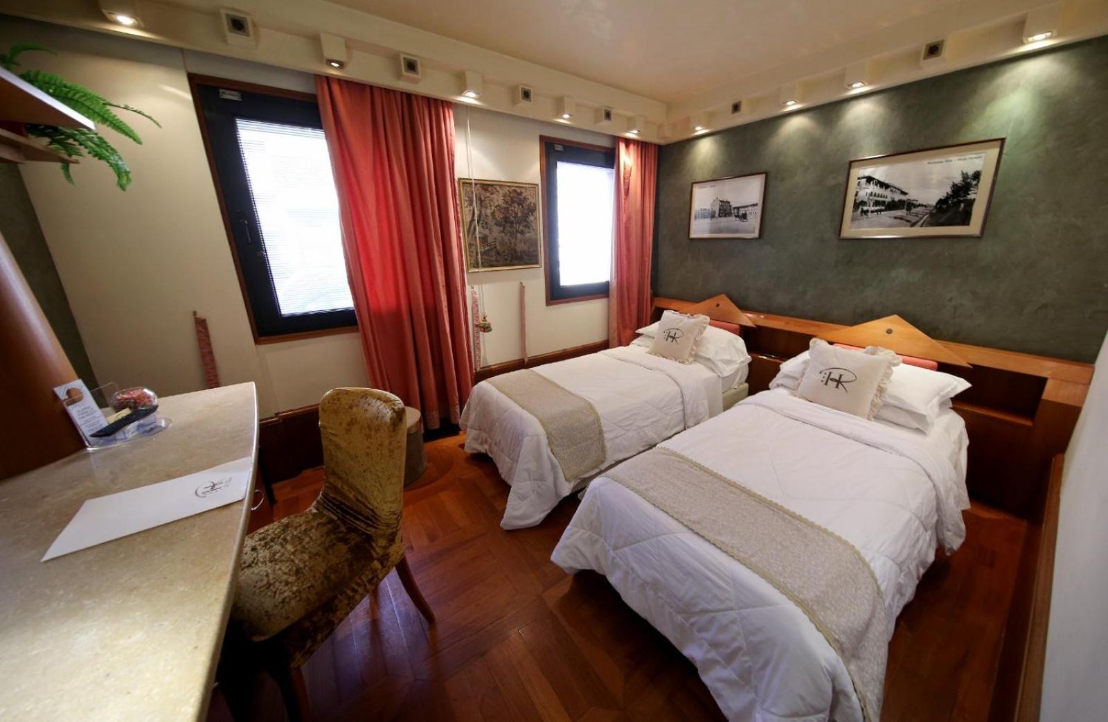 Hr Hotel Monfalcone Extérieur photo