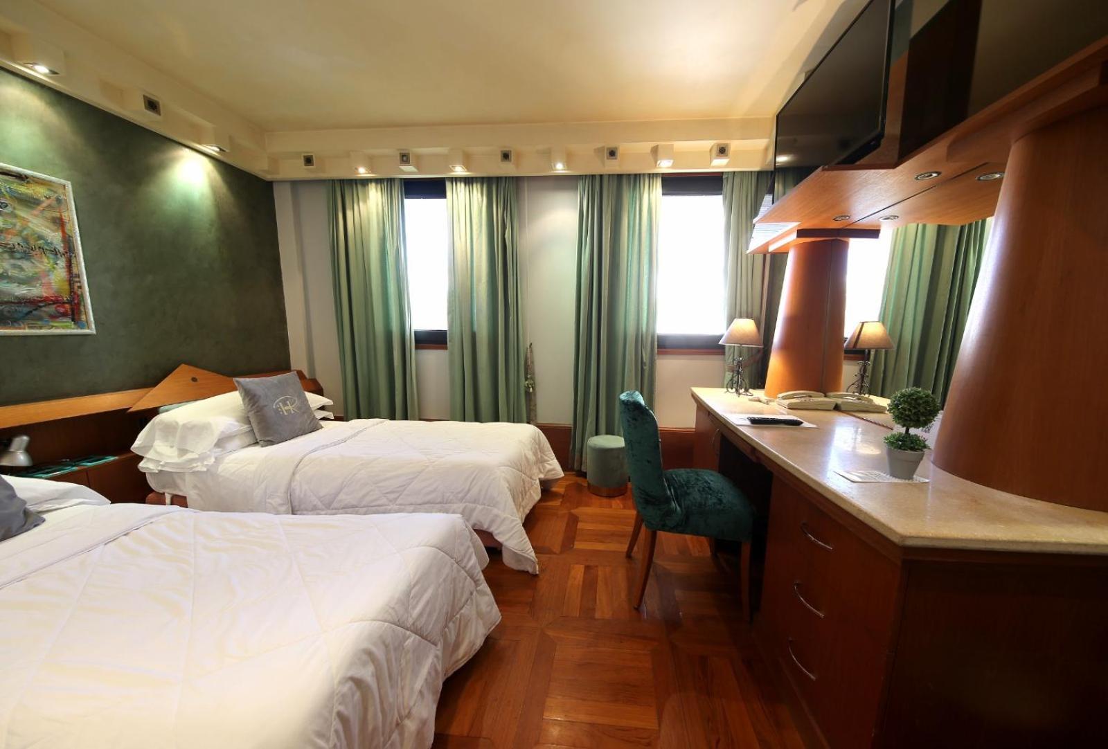 Hr Hotel Monfalcone Extérieur photo